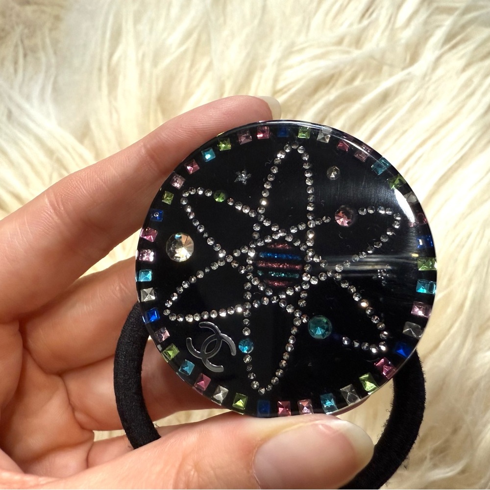 Chanel Vintage Resin Hair Tie - Picture 4 of 5